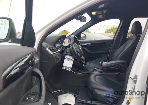 2016 BMW X1 xDrive28I z USA, uszkodzony, nr VIN WBXHT3C37G5E52743